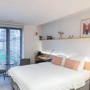 Poutrelle Guestrooms Bed and breakfast